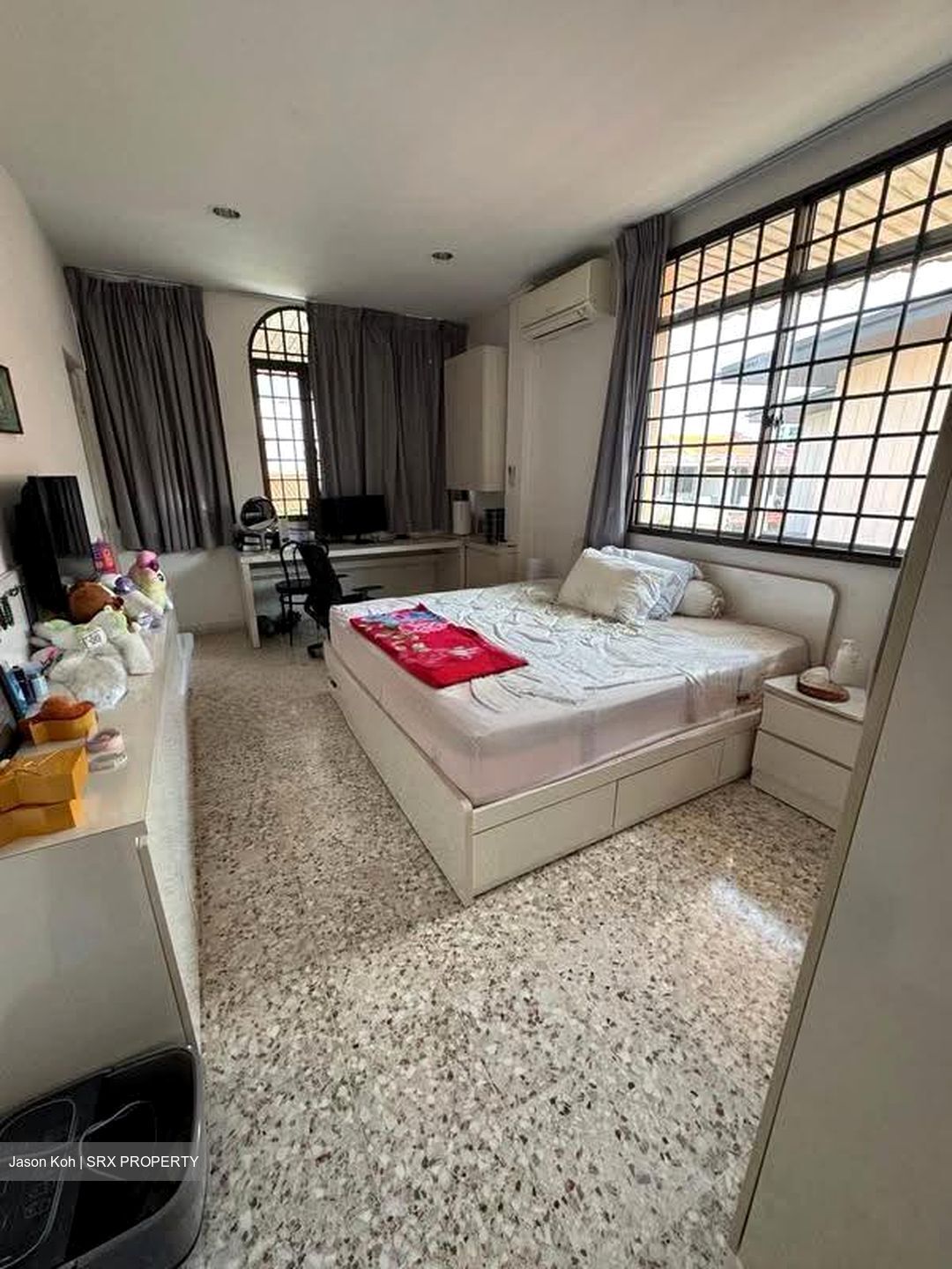 Peakview Estate (D16), Terrace #611126631